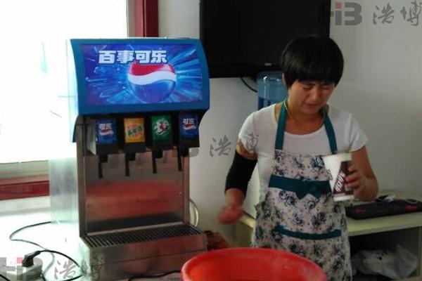 四头百事可乐机